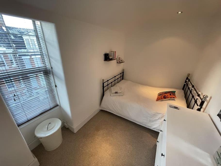 Spacious Two Bedroom Flat In Prestigious Highgate. Londres Exterior foto